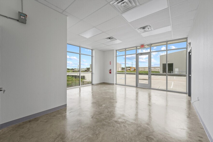 More Photos Of 2051 Bose St, Rosenberg Industrial For Sale