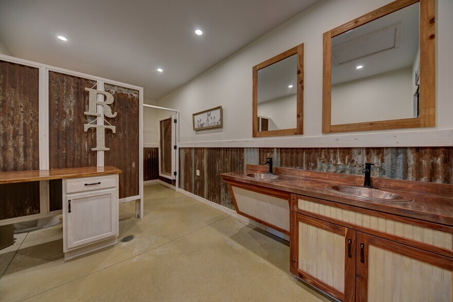 More Photos Of 2260 Texas 237, Round Top Warehouse For Sale