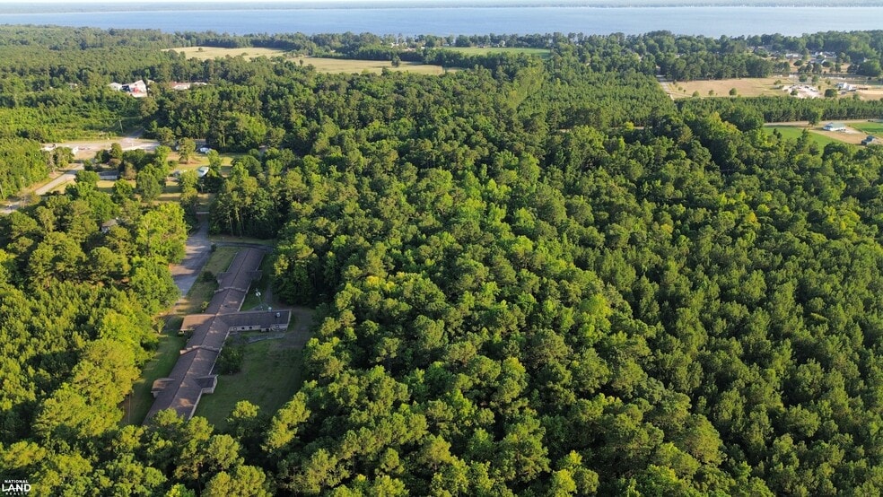 More Photos Of 206 Wannish Ave, Lake Waccamaw Congregate Senior Housing For Sale