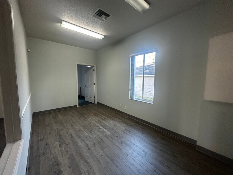 More Photos Of 1302 SE 25th Loop, Ocala Medical For Lease