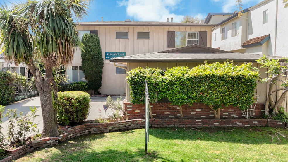 More Photos Of 1224 9th St, Santa Monica Apartments For Sale