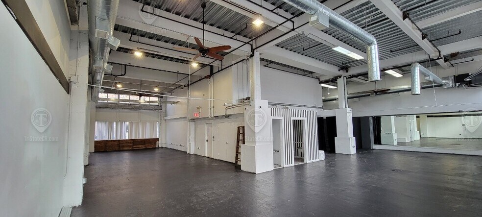 More Photos Of 164 20th St, Brooklyn Office For Lease