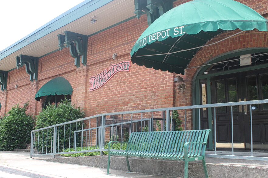 Primary Photo Of 110 Depot St, Dalton Restaurant For Lease