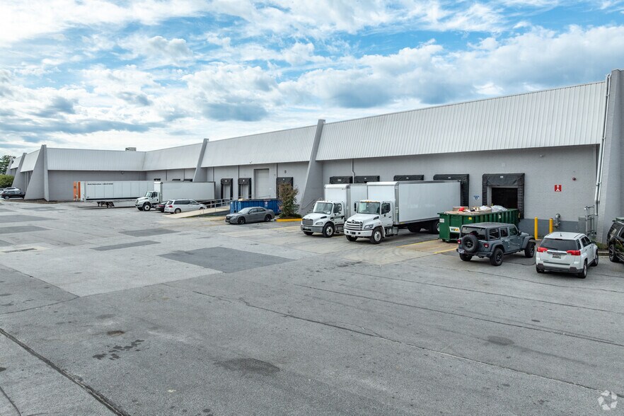 More Photos Of 6930 San Tomas Rd, Elkridge Warehouse For Lease