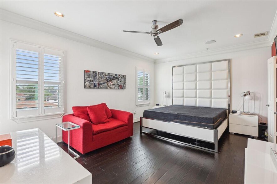 More Photos Of 3912 Ennis St, Houston Specialty For Sale