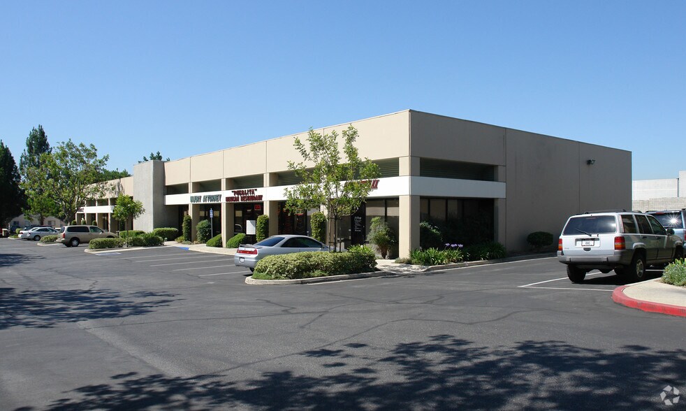 More Photos Of 555 N Benson Ave, Upland Distribution For Lease