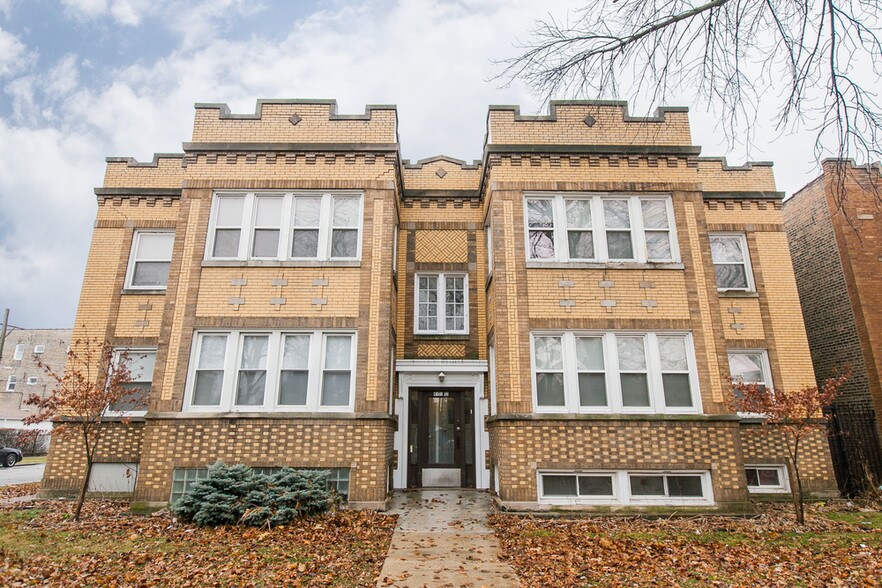 Primary Photo Of 4101 W Nelson St, Chicago Apartments For Sale