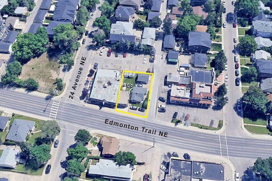 More Photos Of 2412-2414 Edmonton Trl NE, Calgary Storefront For Sale