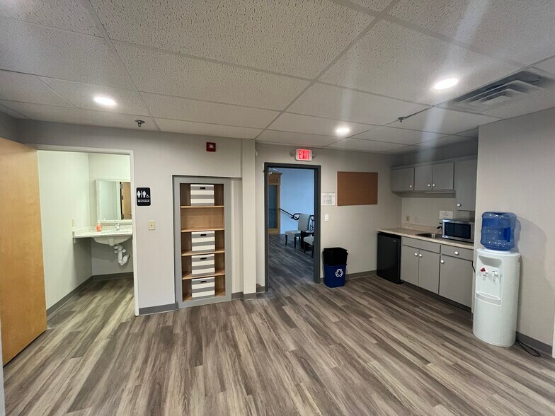 More Photos Of 443 Main St, Biddeford Flex For Lease