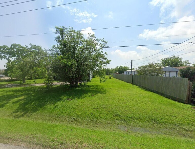 More Photos Of 333 24th St, San Leon Land For Sale