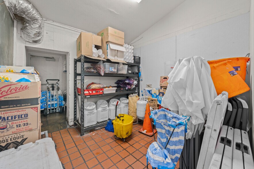 More Photos Of 5828 W Indian School Rd, Phoenix Restaurant For Sale