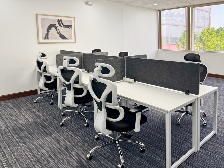 More Photos Of 100 7th Ave, Chardon Coworking Space
