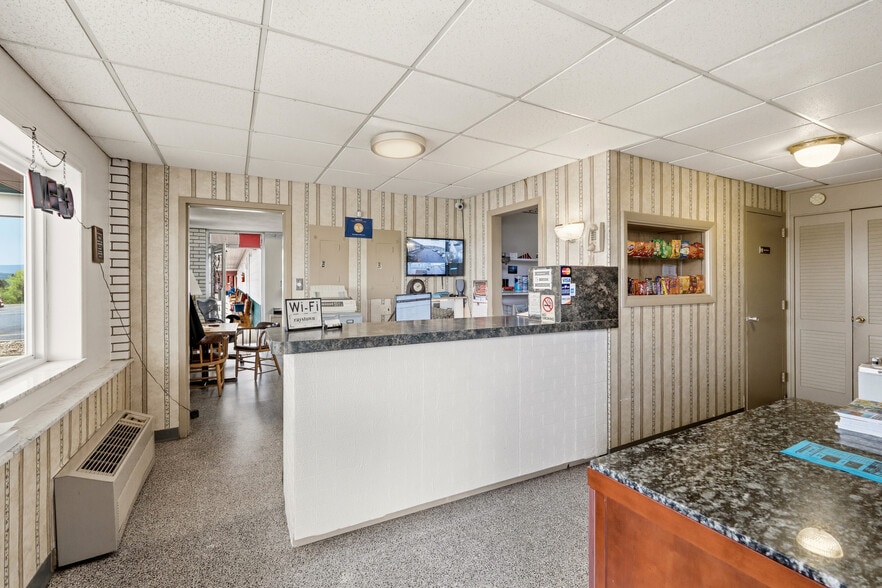 More Photos Of 6920 Motor Inn Dr, Huntingdon Hotel For Sale