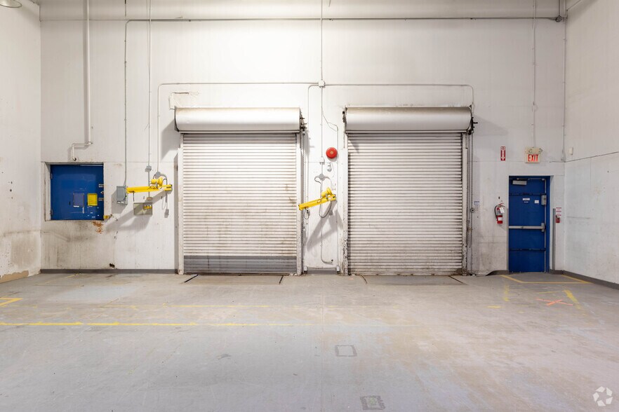 More Photos Of 35 Mapleview Dr W, Barrie Unknown For Lease