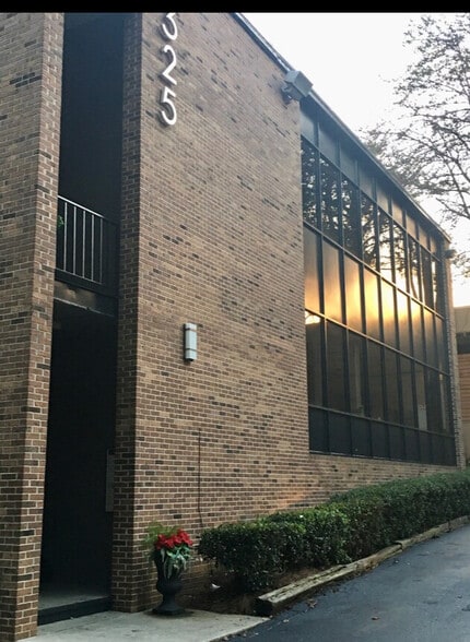 More Photos Of 325 Hammond Dr NE, Atlanta Medical For Sale