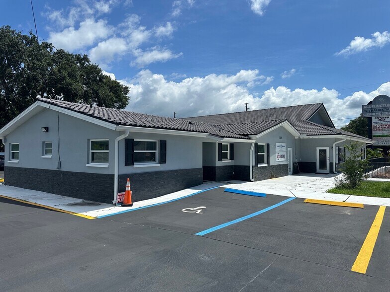 More Photos Of 2385 Tampa Rd, Palm Harbor Coworking Space