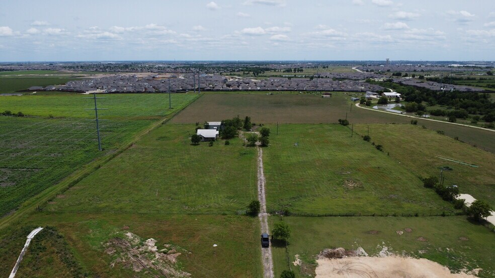 More Photos Of 5460 County Road 100, Hutto Land For Sale