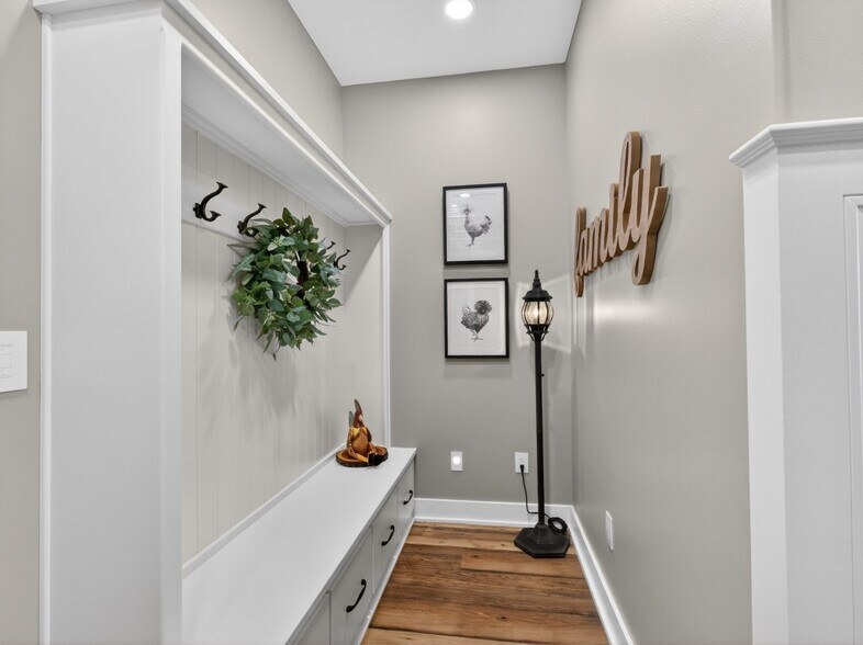 More Photos Of 15306 Covington Rd, Fort Wayne Flex For Sale