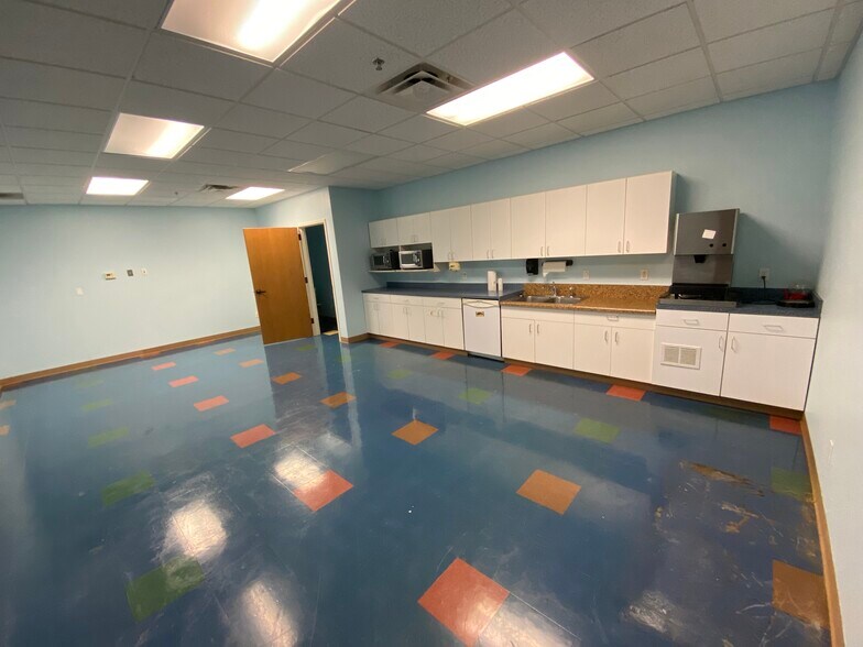 More Photos Of 2110 Fox Dr, Champaign Office For Sale