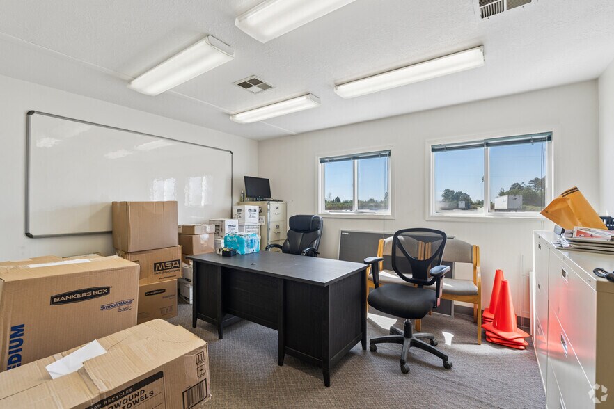 More Photos Of 3923 Old Salem Rd NE, Albany Truck Terminal For Sale