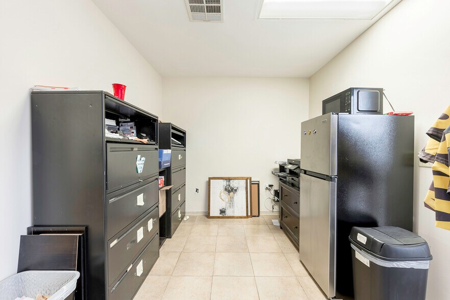 More Photos Of 23601 Avalon Blvd, Carson General Retail For Sale