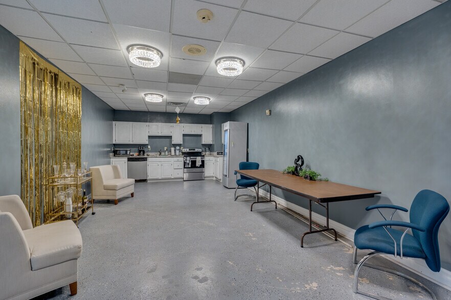 More Photos Of 131 Wind Chime Ct, Raleigh Office For Lease