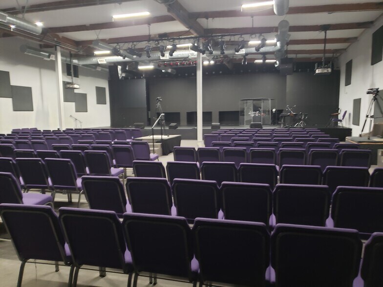 More Photos Of 7624 Varna Ave, North Hollywood Religious Facility For Lease