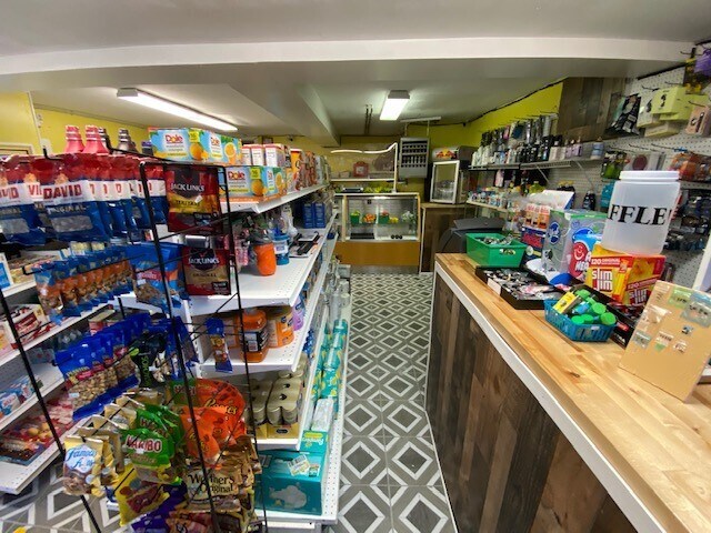 More Photos Of 122 N Main St, Norwich Storefront Retail Residential For Lease