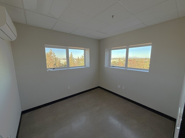 More Photos Of 20723 Brinson Blvd, Bend Light Manufacturing For Lease