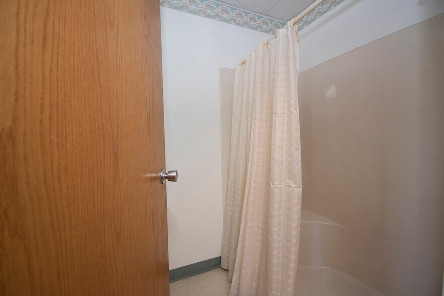 More Photos Of 2525 Harbor Blvd, Port Charlotte Medical For Lease