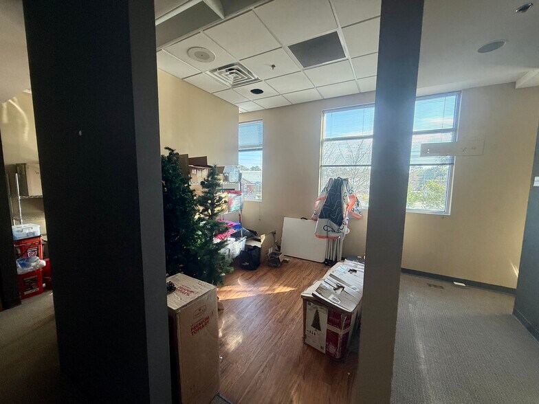More Photos Of 449621 Us-301, Callahan Medical For Lease