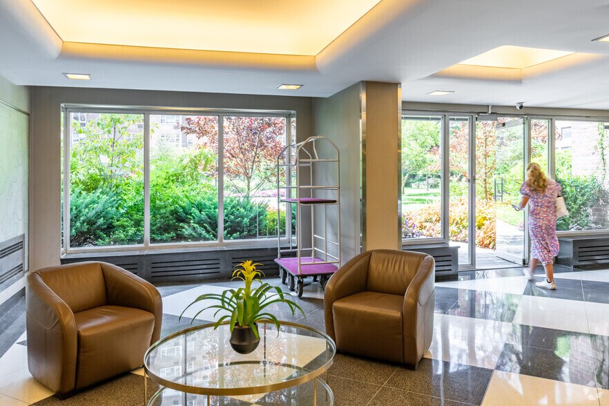 More Photos Of 30 W 60th St, New York Apartments For Lease