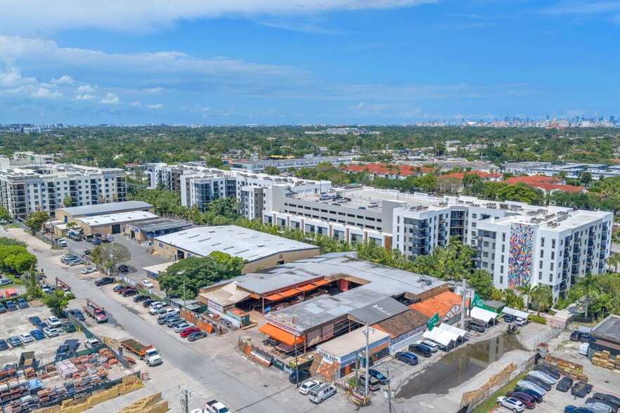 More Photos Of 4385 SW 70th Ct, Miami Manufacturing For Sale