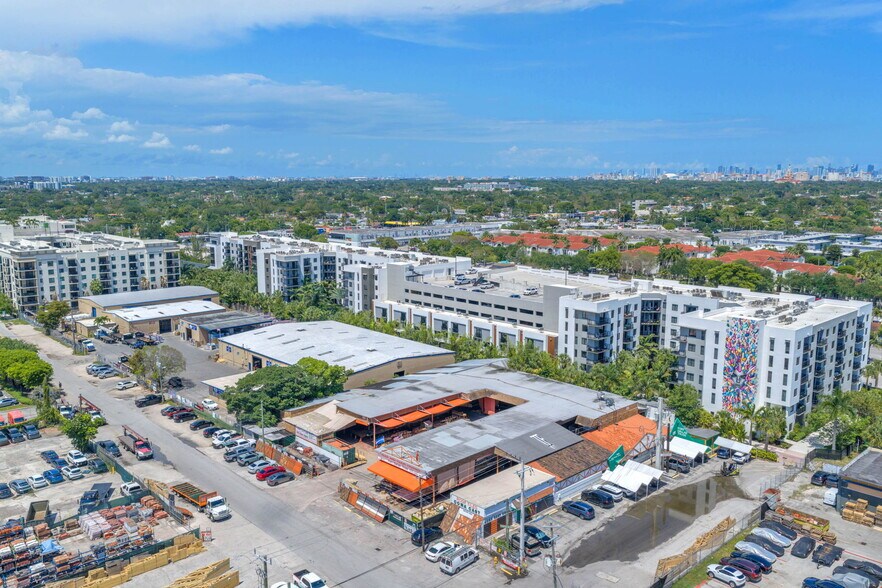 More Photos Of 4385 SW 70th Ct, Miami Manufacturing For Sale