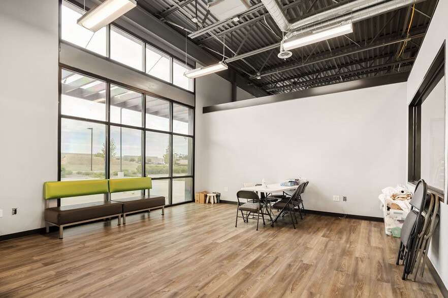 More Photos Of 806 Salida Way, Aurora Warehouse For Sale