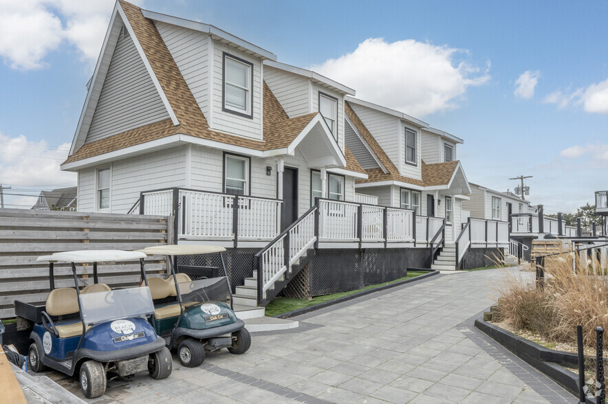 More Photos Of 25 Cayuga Walk, Ocean Bay Park Hotel For Sale