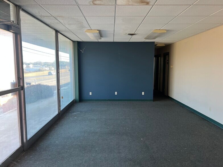 More Photos Of 414 3rd ave, Dalton Warehouse For Lease