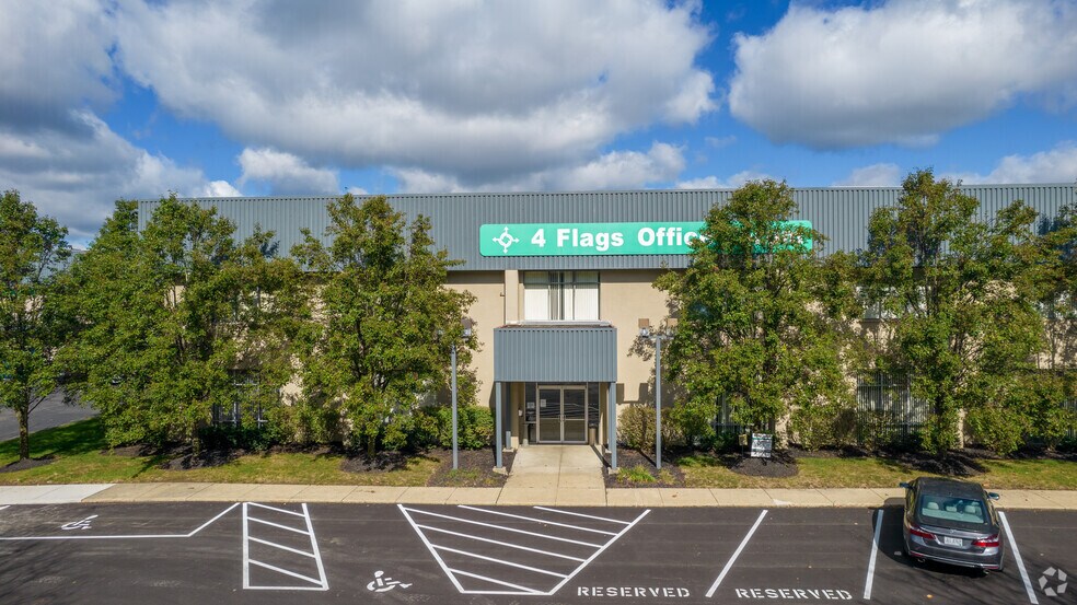 Primary Photo Of 800-820 Freeway Dr N, Columbus Office For Lease