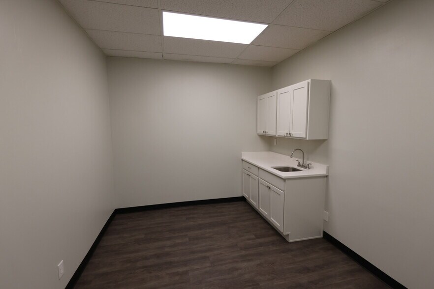 More Photos Of 1312 Federal St, Pittsburgh Medical For Lease