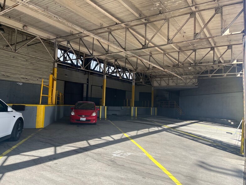 Primary Photo Of 1901-2023 E 55th St, Vernon Manufacturing For Lease