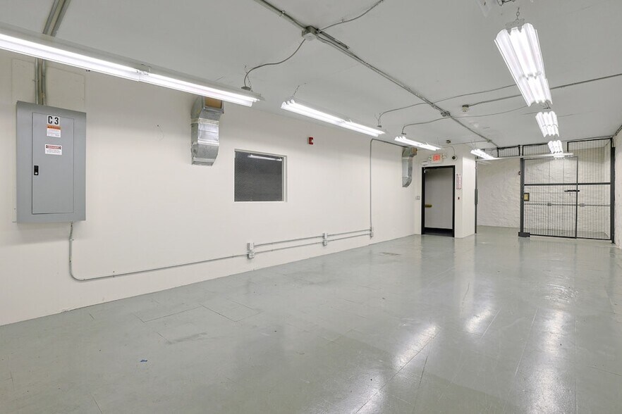 More Photos Of 1 Lawton St, Yonkers Manufacturing For Sale