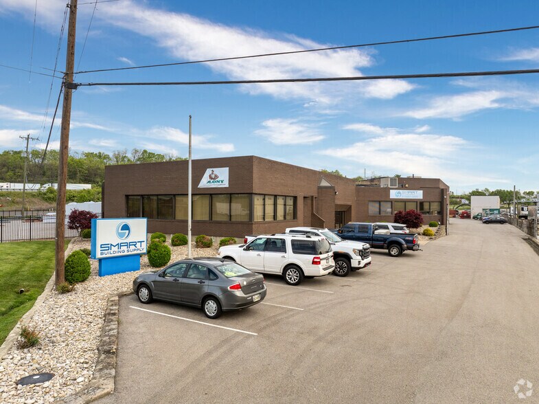 More Photos Of 10400 Evendale Dr, Evendale Warehouse For Lease