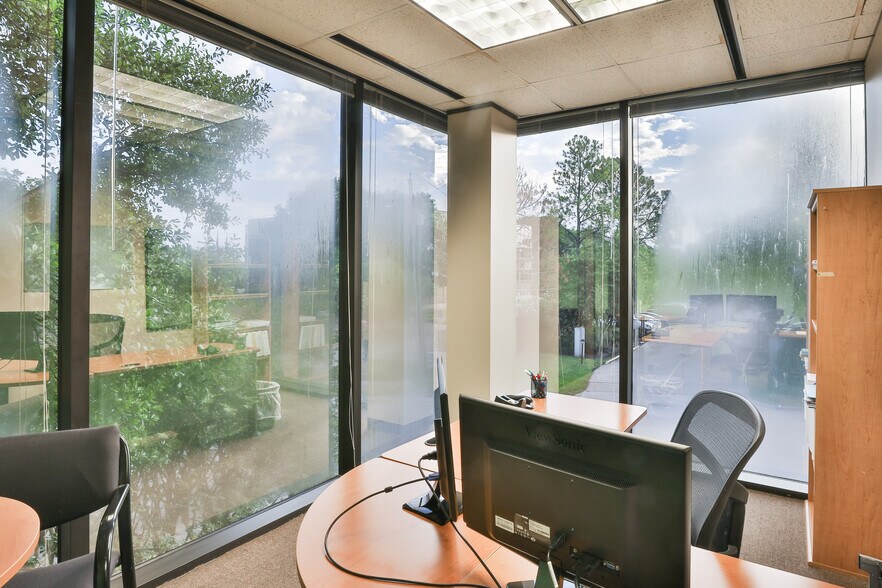 More Photos Of 12727 Featherwood Dr, Houston Medical For Sale