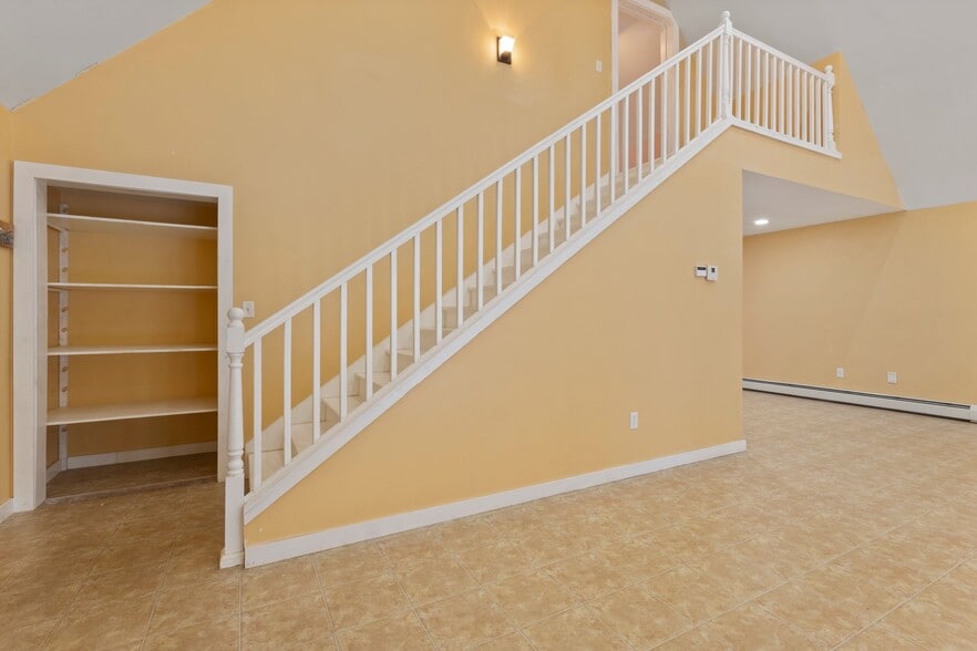 More Photos Of 204 Gray Rd, Cumberland General Retail For Sale