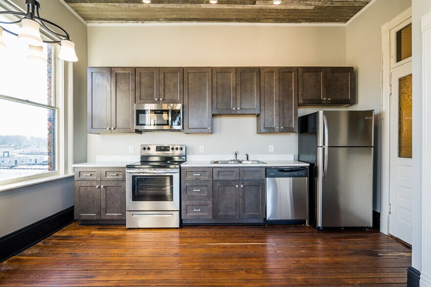 More Photos Of 201 Chatham St, Sanford Office Residential For Sale