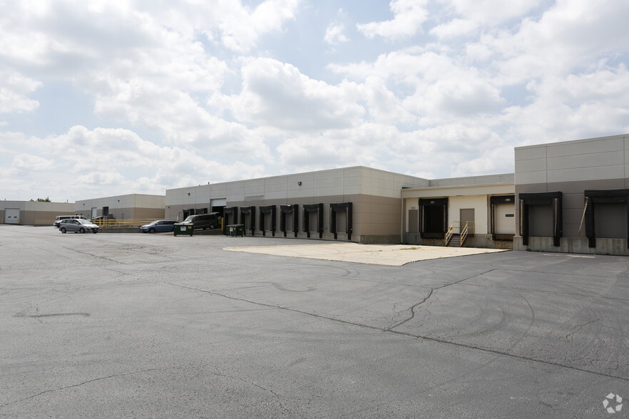 More Photos Of 8940 W 192nd St, Mokena Warehouse For Lease