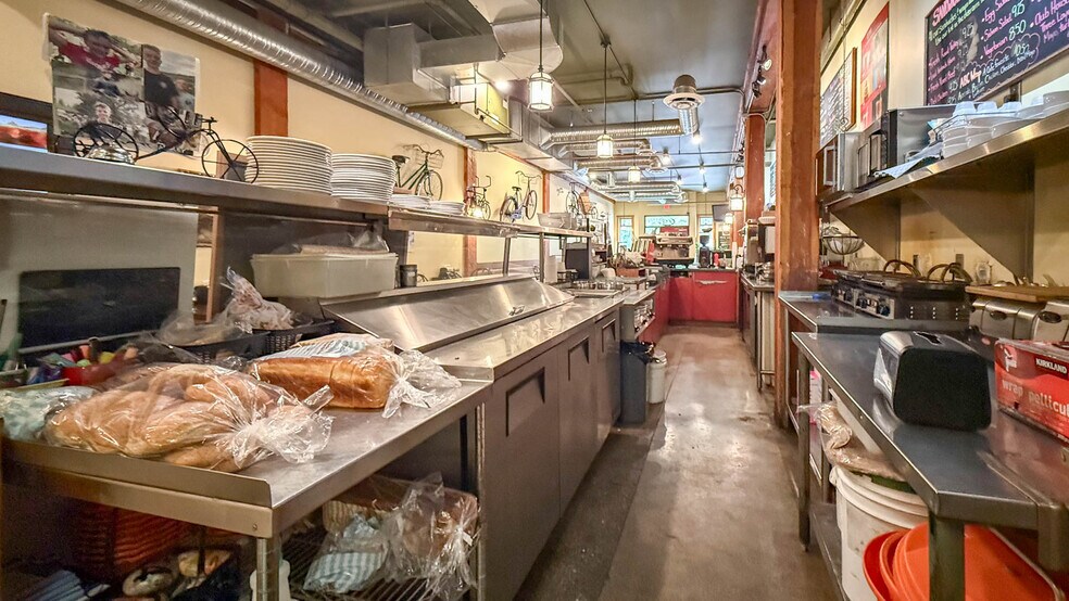 More Photos Of 1357 Ellis St, Kelowna Office For Sale