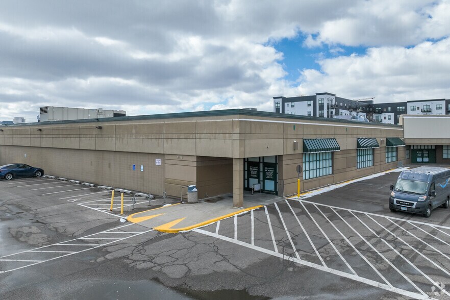 More Photos Of 2128-2144 Ford Pky, Saint Paul Freestanding For Lease