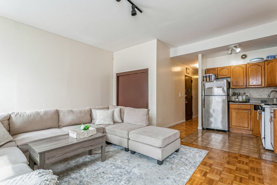 More Photos Of 2150 Fifth Ave, New York Storefront Retail Office For Sale