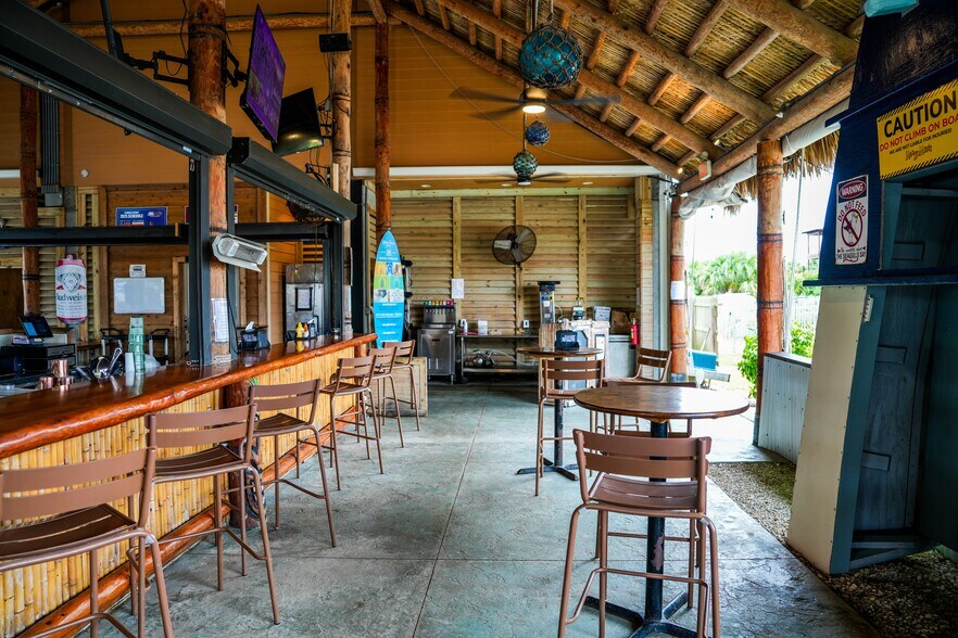 More Photos Of 36 W Pine Ave, Eastpoint Restaurant For Sale